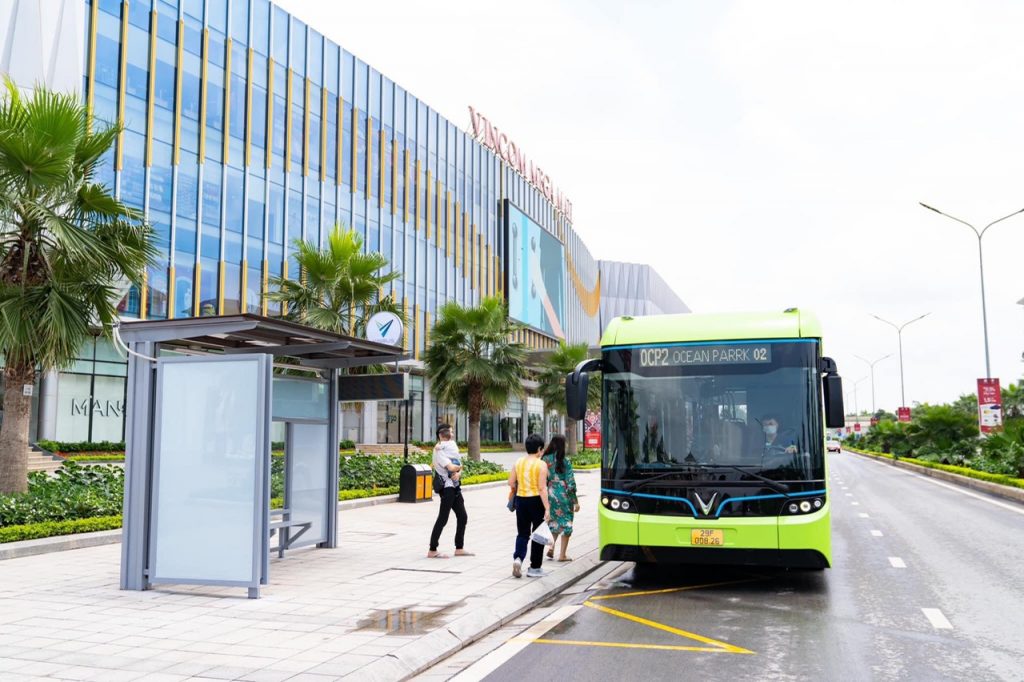Hình ảnh của xe buýt điện VinBus trong những ngày đầu chạy thử