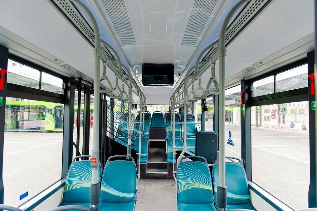 Hình ảnh của xe buýt điện VinBus trong những ngày đầu chạy thử